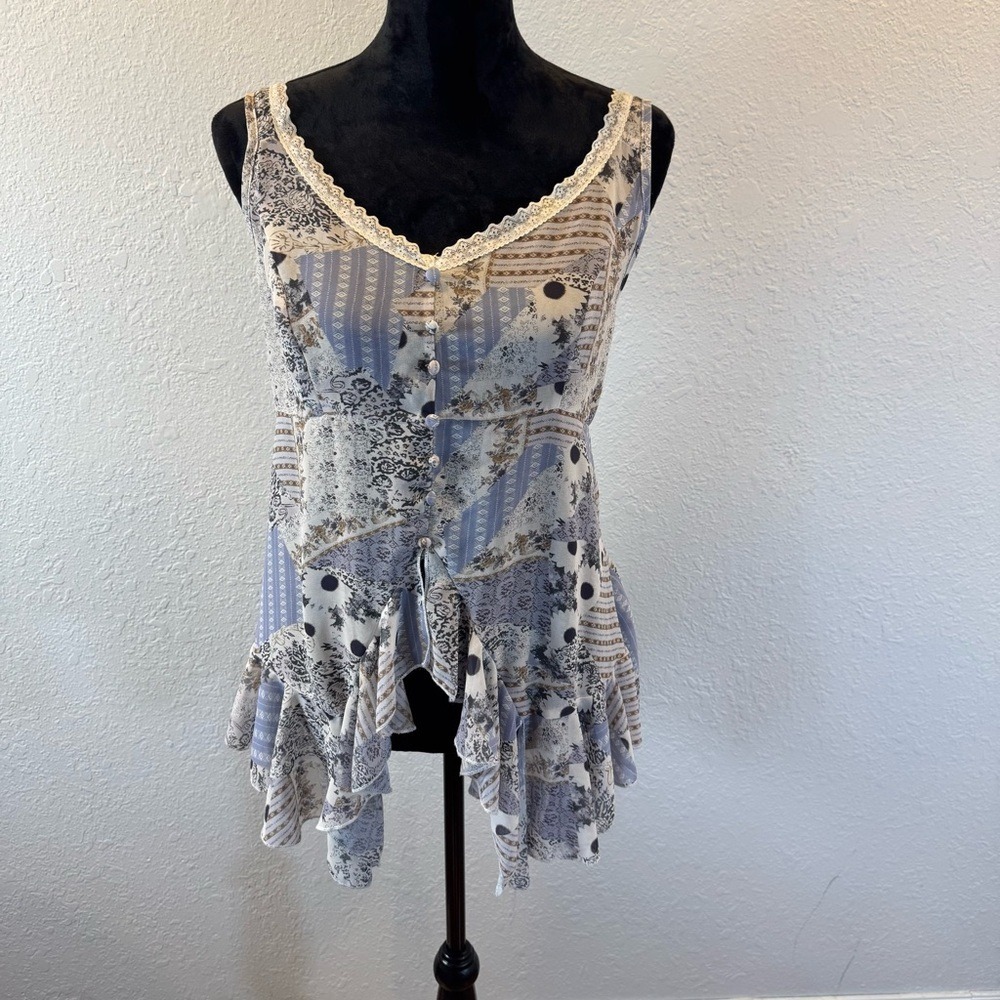 SHEIN Gray and Cream Patterned Fabric split front hanky hem